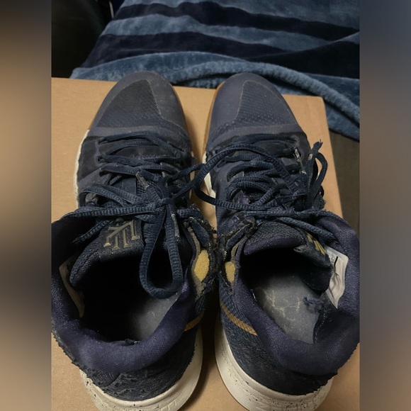 Nike Kyrie 3 Obsidian Size 11 - Picture 3 of 11